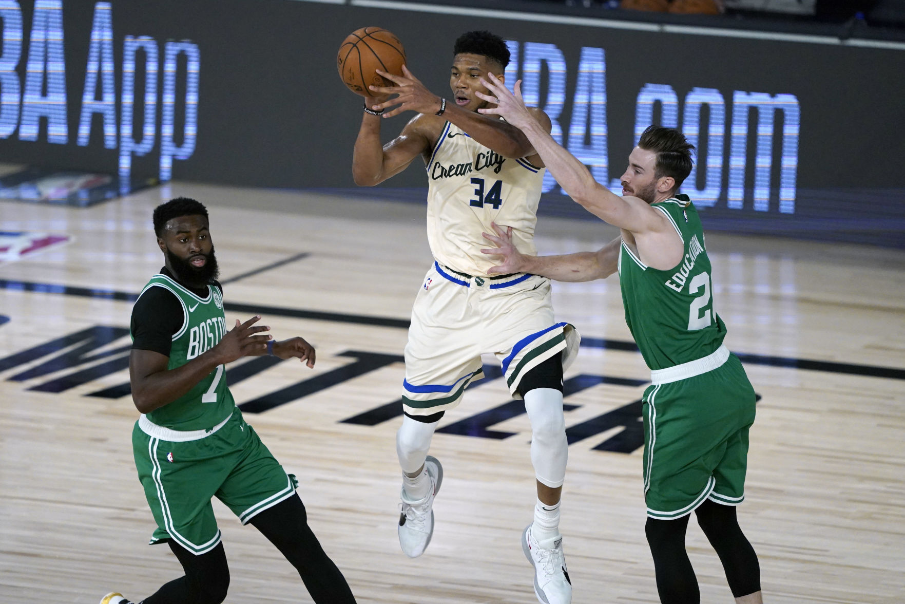 Bucks 119, Celtics 112
